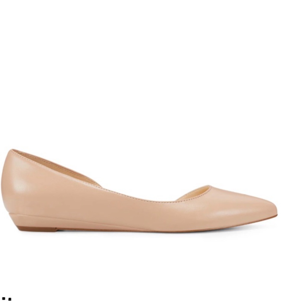 Nine West Nude Pointed D'Orsay Flats. Never worn.